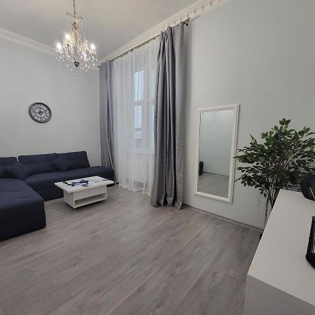 Warm & Cozy Apartment In The Heart Of Historical Lemberg Exterior foto